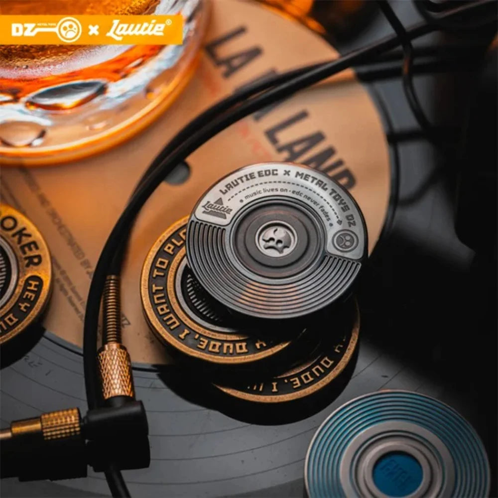 STOCK LAUTIE X DZ Co-Branded Showhand-Longplay Pocket Haptic Coin Fidget Toy Hand Spinner