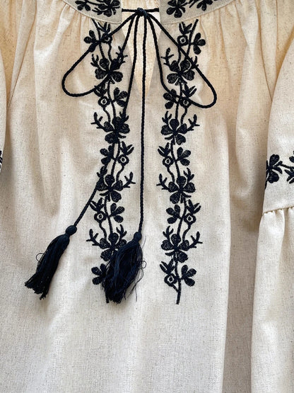 Women Bohemian Blouse Embroidered Lace Up V- Neck Lantern Sleeve Blouse Autumn Embroidery Linen-cotton Blend Female Top D78