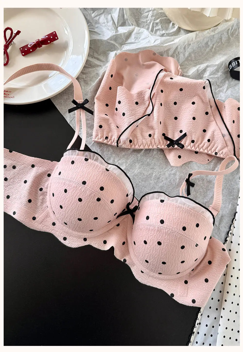 Ensemble Soutien-Gorge French Coquette à Pois Sans Armature, Effet Push Up Pour Petite Poitrine Forme Pêche, Confortable et Sexy