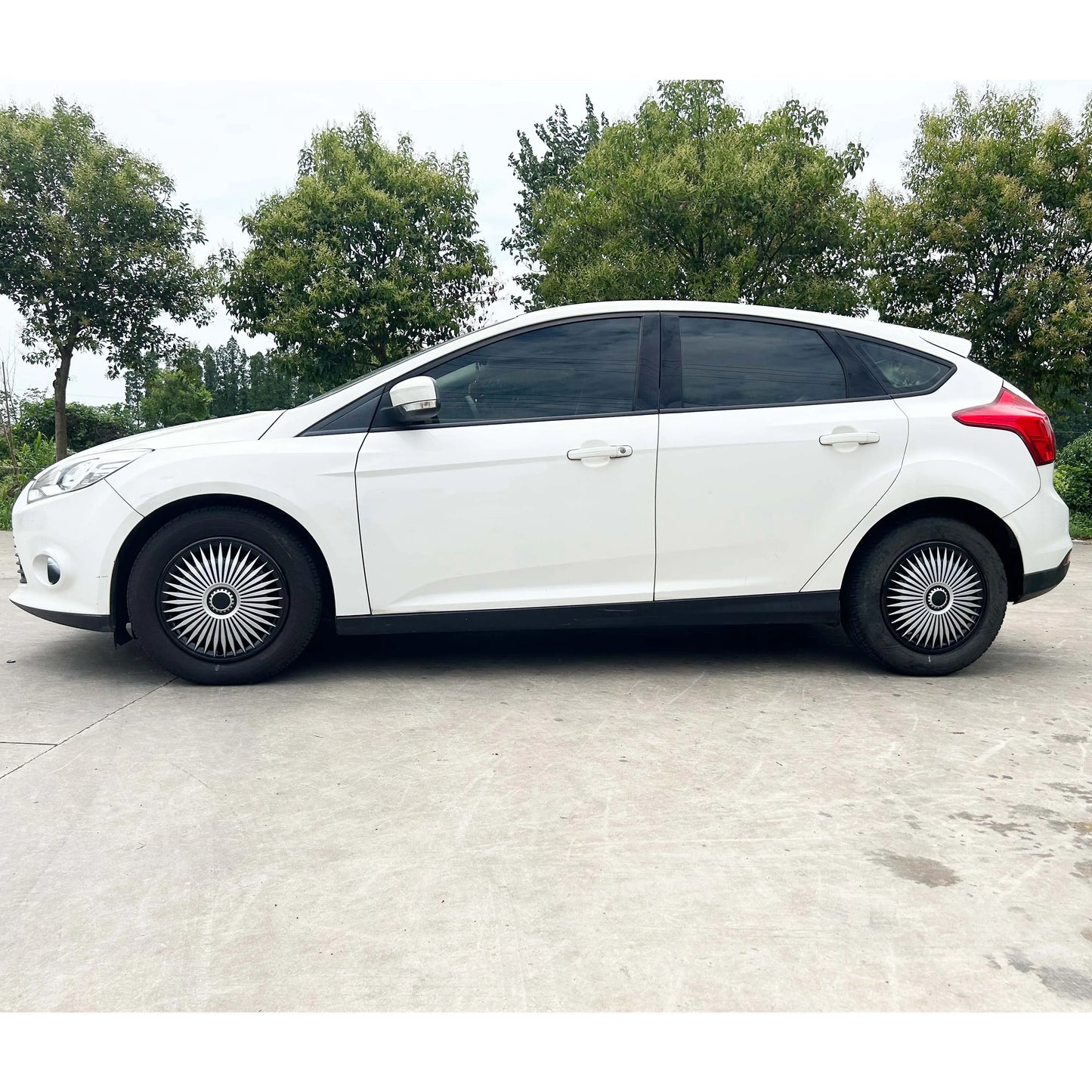 4pcs hub caps suitable for cars with 16-inch iron wheels, made of PP plastic, can be used to decorate the appearance of car whee