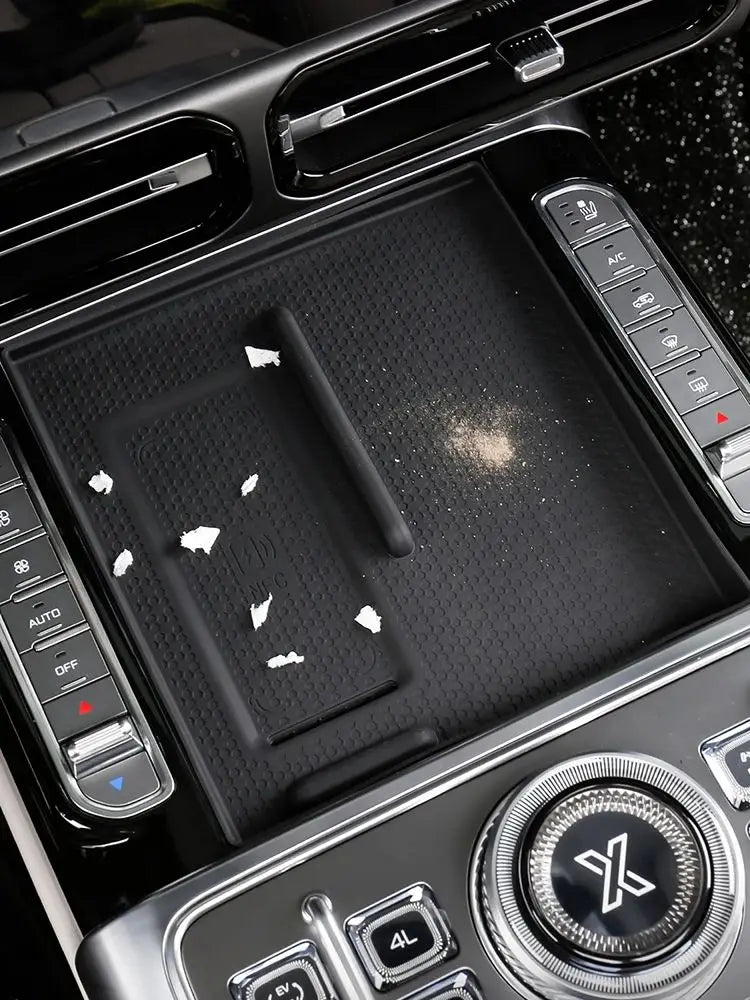 Car Center Console Wireless Charging Pad For CHERY JETOUR G700 Silicone Anti-slip Mat Protective Mat Dustproof Car Accessories