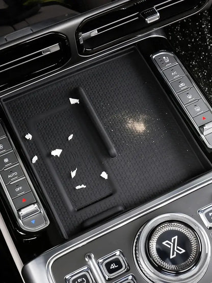 Car Center Console Wireless Charging Pad For CHERY JETOUR G700 Silicone Anti-slip Mat Protective Mat Dustproof Car Accessories