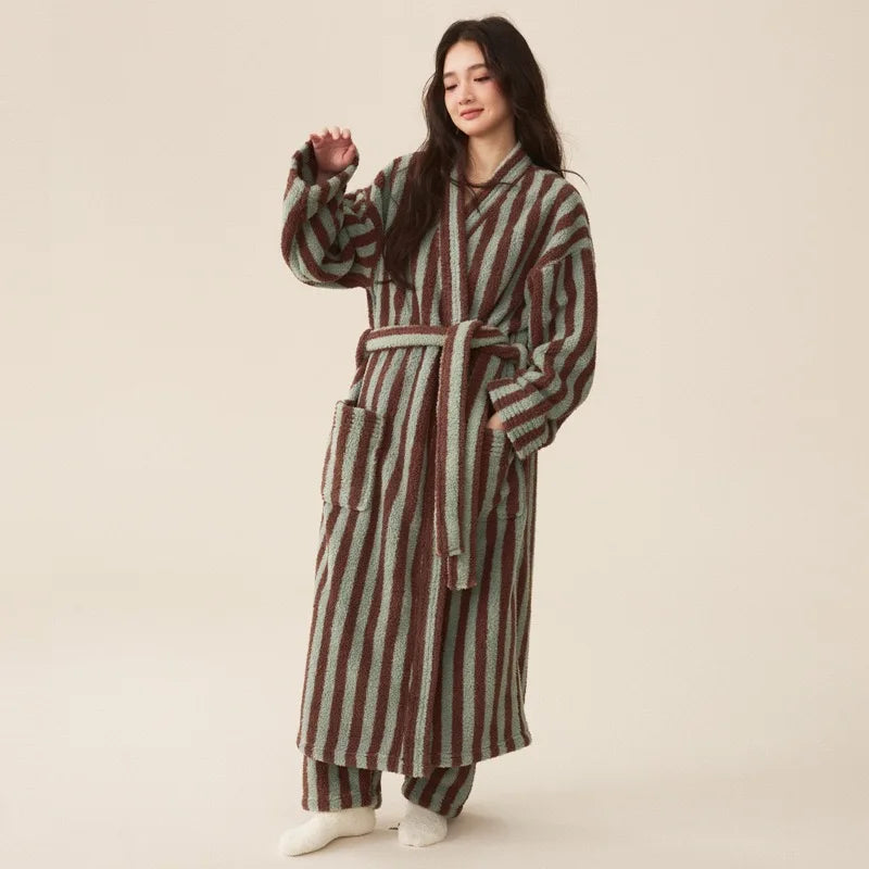 Thickened Extended Winter Warm Couple Sleep Robe Ladies Sleepwear New Style Non Shedding Lamb Velvet Absorbent Bath Robe Men's