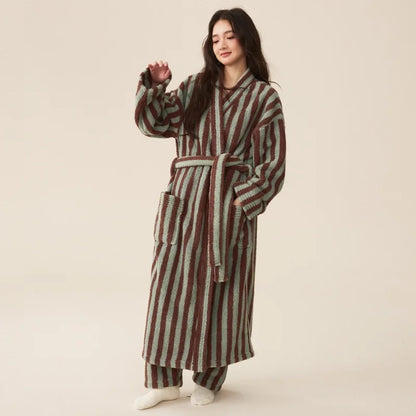 Thickened Extended Winter Warm Couple Sleep Robe Ladies Sleepwear New Style Non Shedding Lamb Velvet Absorbent Bath Robe Men's