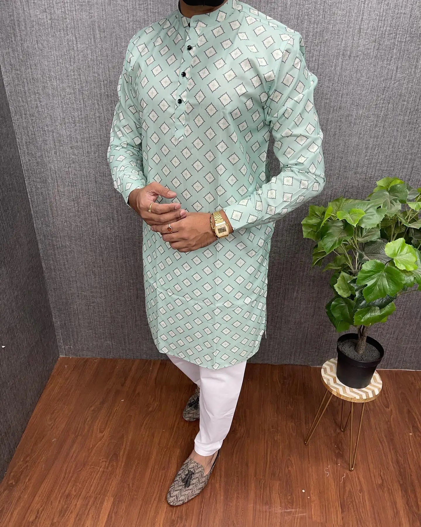 2026 Version Of Middle Eastern Style Muslim Robe Personality Bronzed Mid-length Long-sleeved Shirt Muslim Arabic Dress Men