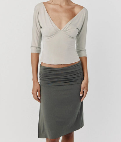 Wj V-Neck Three-Quarter Sleeve Top, Low-Waist Khaki Fishtail Skirt with Embroidery, Irregular Hem Skirt, Green Pleated Low-Waist Slit Skirt, Pleated Neckline Waist-Cinching Short Top