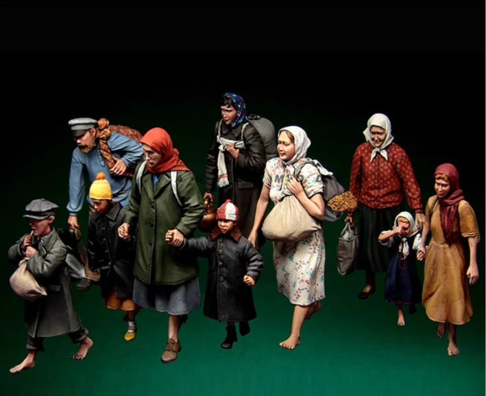 1/35 Casting Resin Model Assembly Kit Wandering Civilian 10 Person Set Model Unpainted