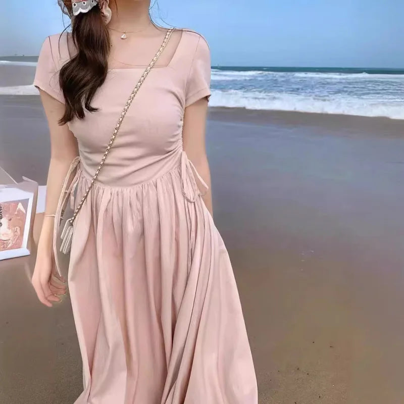 Hepburn-style square-neck dress for women, summer French style, petite, elegant, waist-cinching, fairy-like, first-love long dre