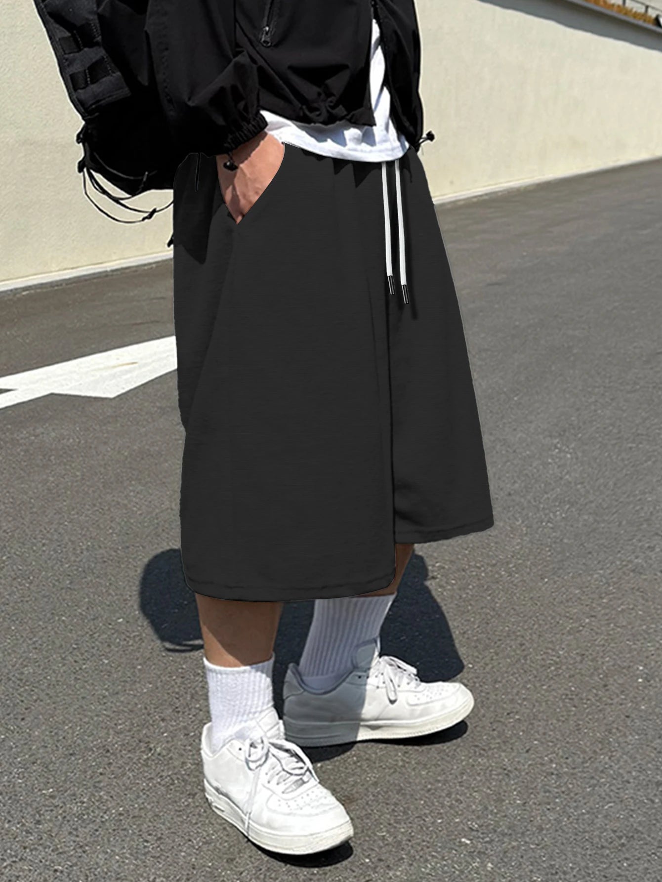 Men's Young Fashion Wide Leg Shorts Elastic Waist Casual Sweat Shorts High Street Wear Loose Fit Hip Hop Shorts
