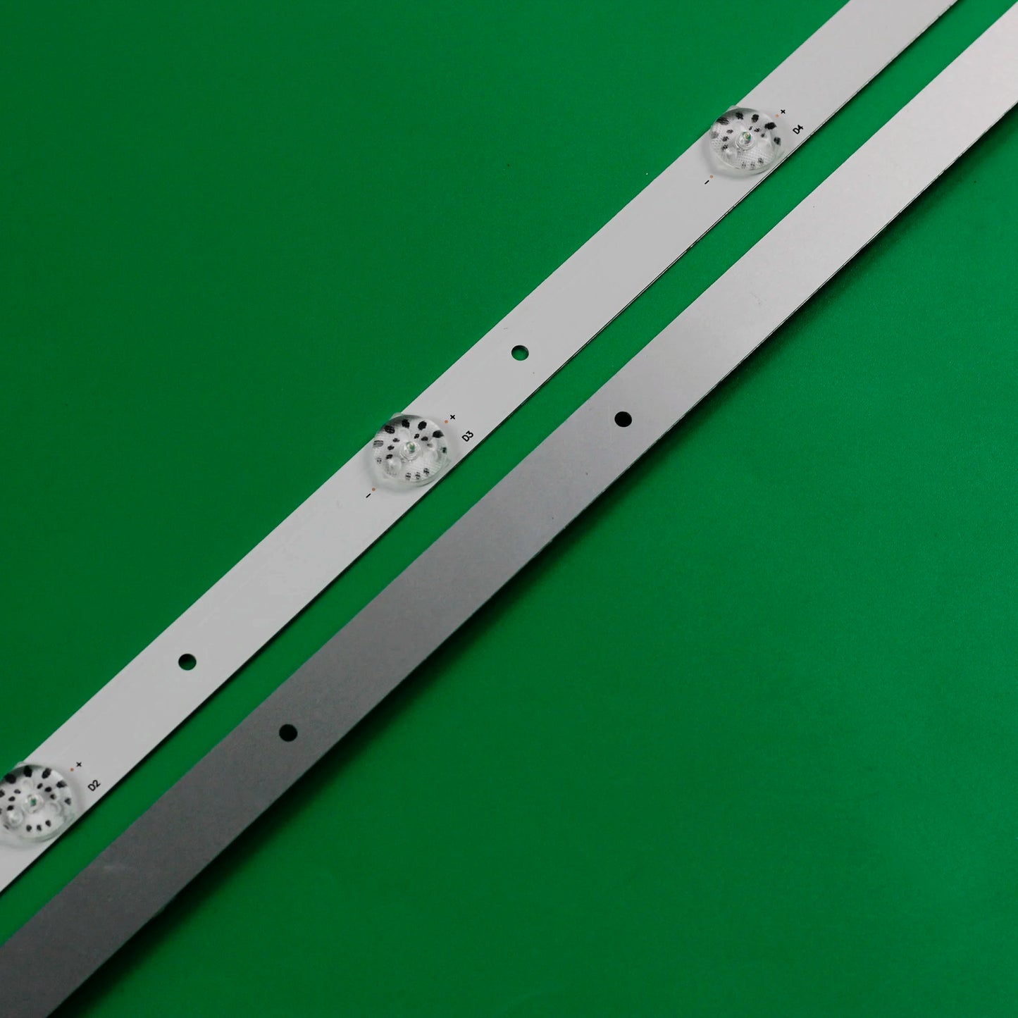 For 32" TV 32LED02T2M 32LED01T2M 32LED03T2M 32LED06T2W LE-8822A ULM-32TC114 HV32MXC200X-B SM315TWD602 D0206 LED Backlight Strip