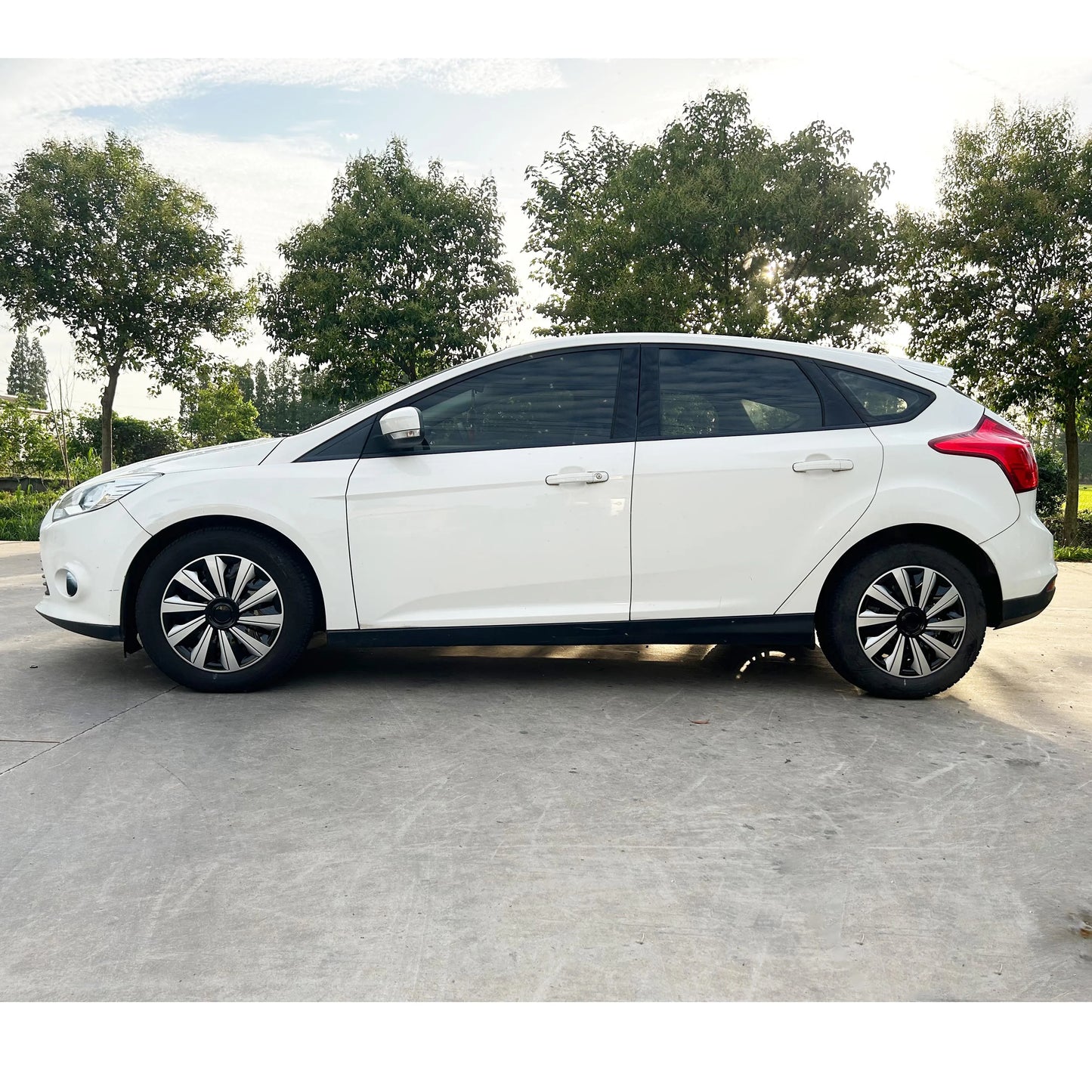 4pcs Hubcaps suitable for cars with 14-inch iron wheels, made of PP plastic can be used to decorate the appearance of car wheels