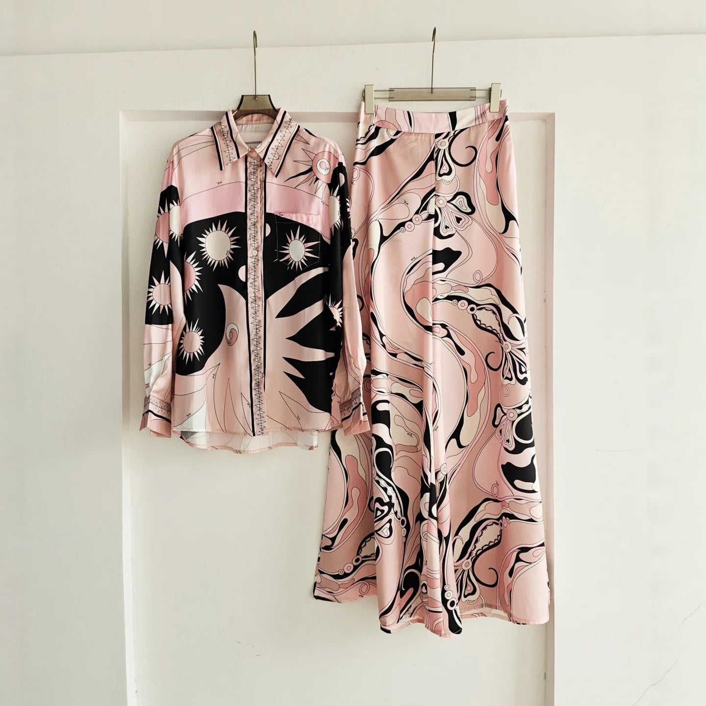 Baroque French Loose Fashion Printed Silk Satin Simulation Long Sleeve Wide Leg Pant Sets Pink Two Piece Casual Suit for Women