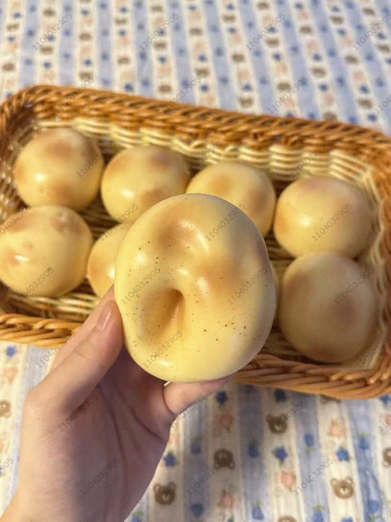Food-Shaped Crunchy Stress Ball Blocks Filled Squishy Toys Non-Bounce Squeeze Ball ASMR Anti Stress Fidget Toys for Kids &Adults