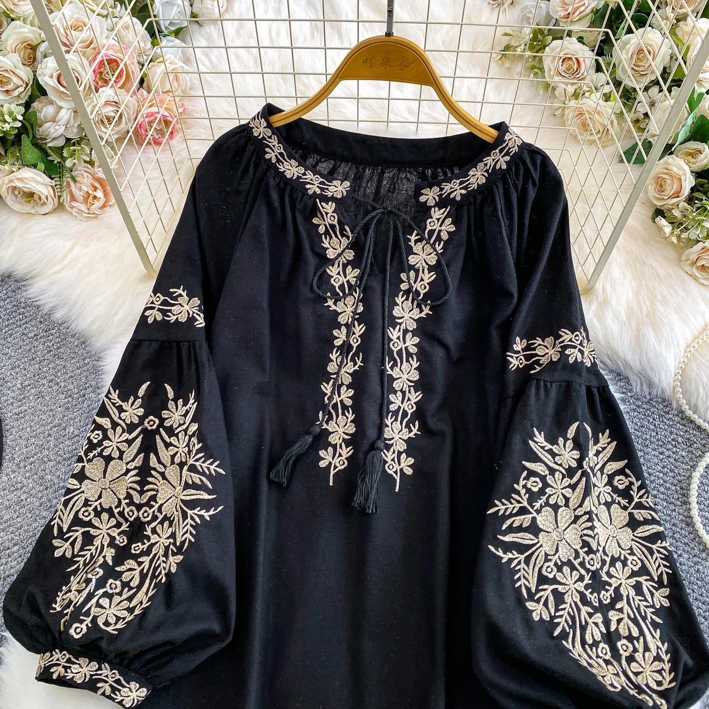 Bohemian Vacation Style Women's Shirt round Neck Lantern Sleeve Embroidery Heavy Work Autumn Design Sense Knot Design Top
