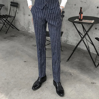 High-quality, fashionable, stylish, versatile and trendy business men's slim-fitting, no-iron vertical striped trousers and skin
