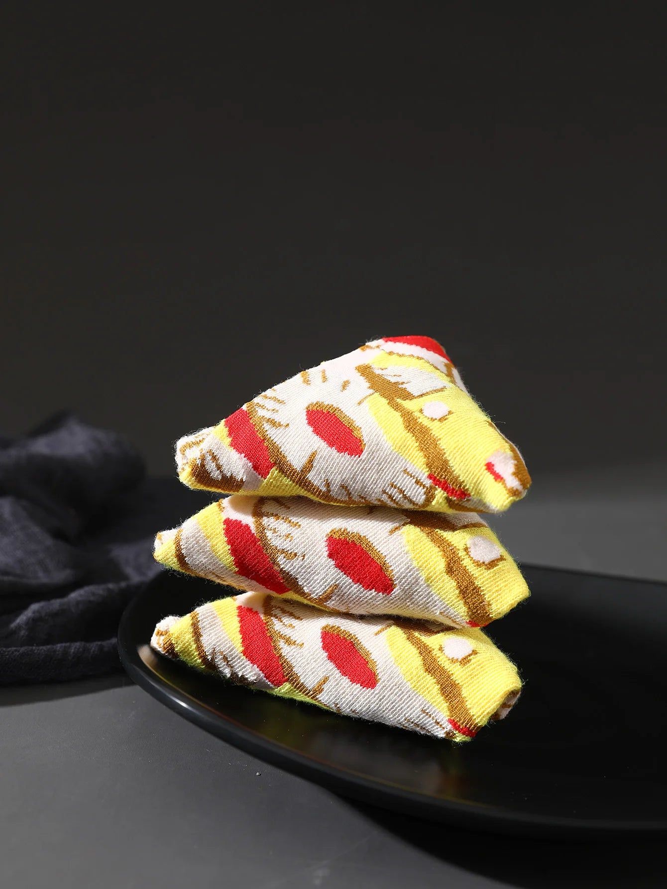 4 pair of medium-cut unisex socks pizza with a novel and quirky creative and interesting holiday gift