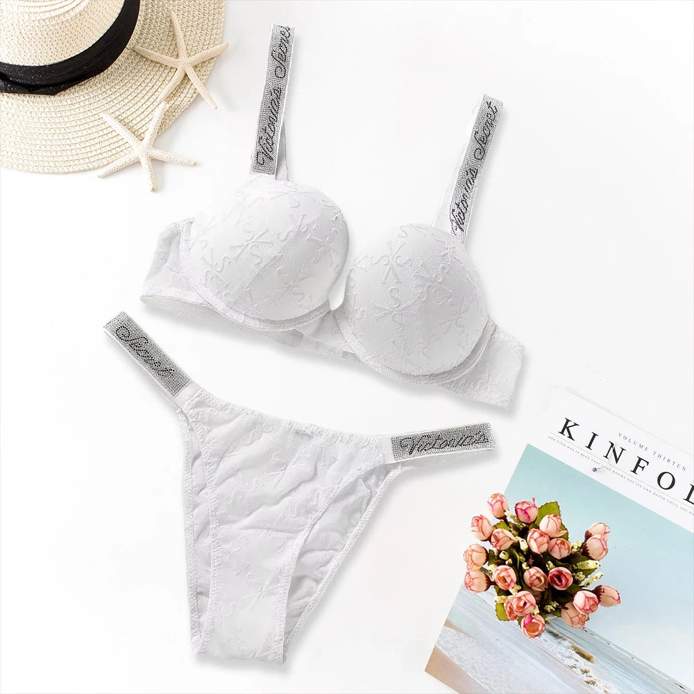 2026 New Women's Sexy Lace Bralette Bra and Panty Set Lingerie Set Heart Pattern Trim Stretchy Breathable underwear Set