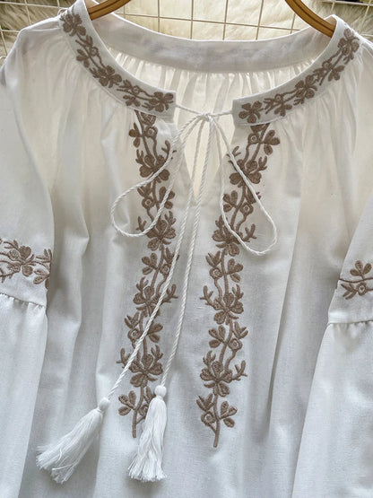 Women Bohemian Blouse Embroidered Lace Up V- Neck Lantern Sleeve Blouse Autumn Embroidery Linen-cotton Blend Female Top D78