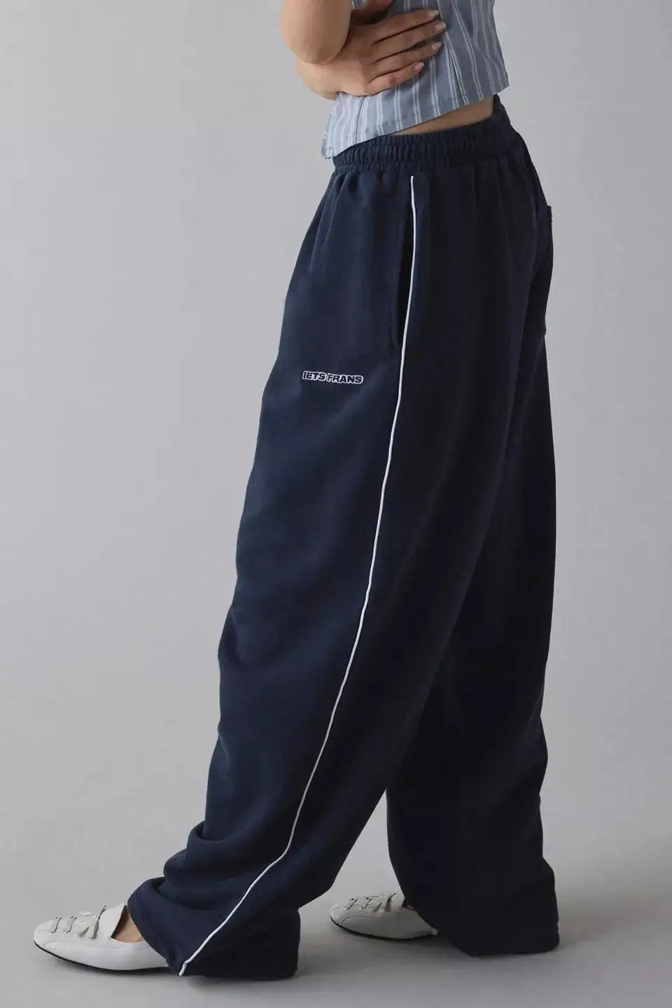 Loose Comfortable Straight Leg Pants Elastic Waist Casual Trousers Mid-Low Waist PVC Fabric Ladies Spring Season Fashion