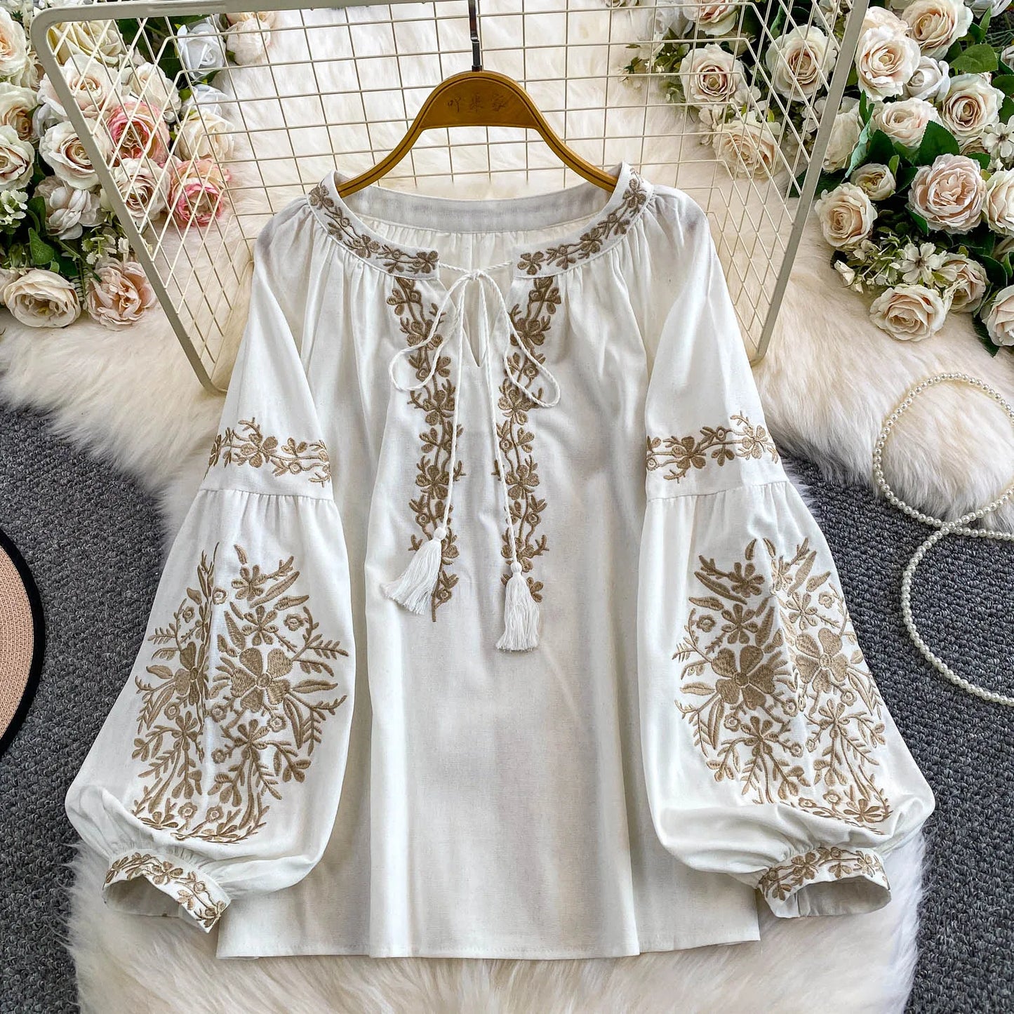 Bohemian Vacation Style Women's Shirt round Neck Lantern Sleeve Embroidery Heavy Work Autumn Design Sense Knot Design Top