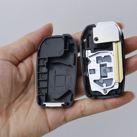 Upgrade Changes Car Key Shell for Toyota RAV4 Wish Camry Hiac Corolla Hilux Fortuner Yaris 2014 Car Key Fob Shell Case Housing