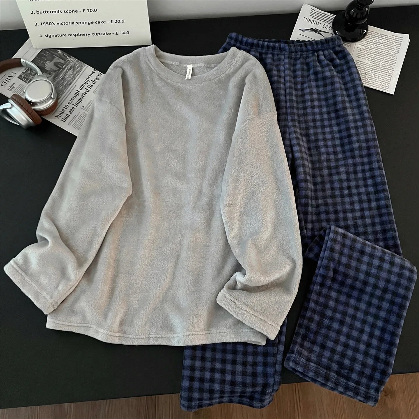 Men's Coral Fleece Pajamas Thickened Flannel Home Clothes Set Casual Loose Fit Autumn Winter Warm Sleepwear round Neck Sweats...