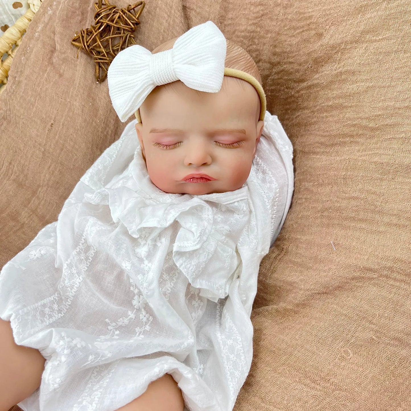 AONPENG 18 inch Realistic Asleep Reborn Baby Doll with Cloth Body 45 CM 3D-Skin Doll Fashion Birthday Gift for Collectors