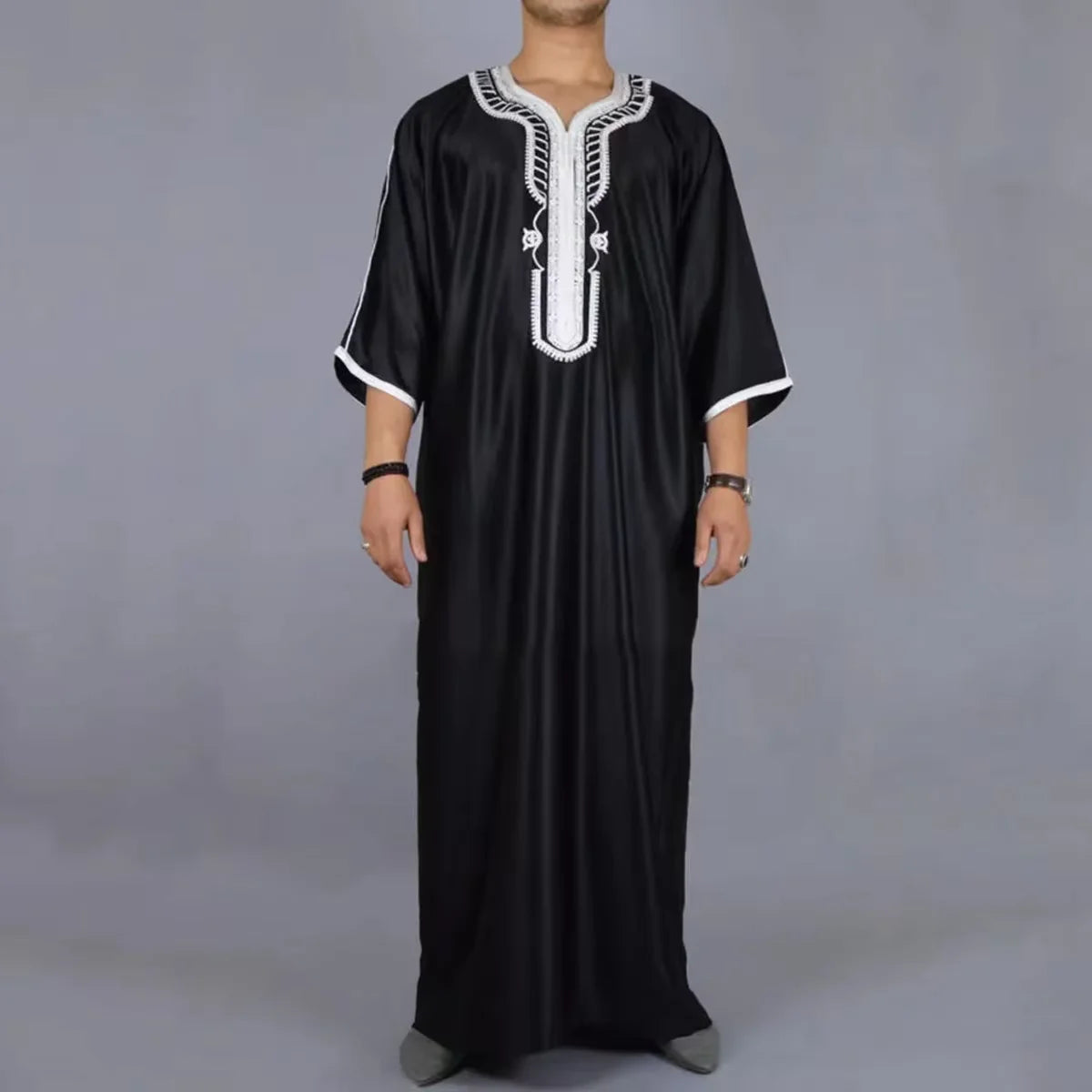 Moroccan style Muslim men's long robe white elegant exquisite embroidery men's long robe casual simple robe