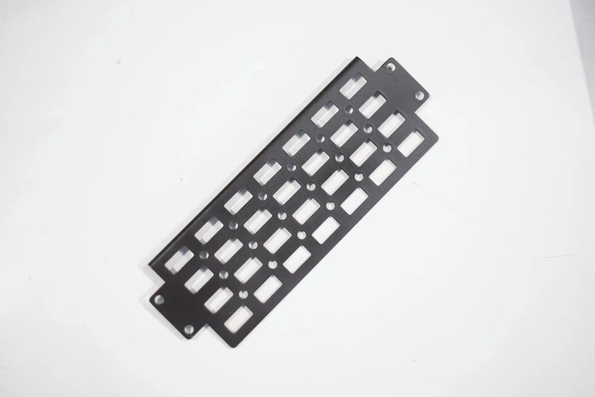 For 87-04 Nissan Safari Y60, storage grille compartment at the bottom of the armrest lid. For Nissan Patrol Y60 accessories.