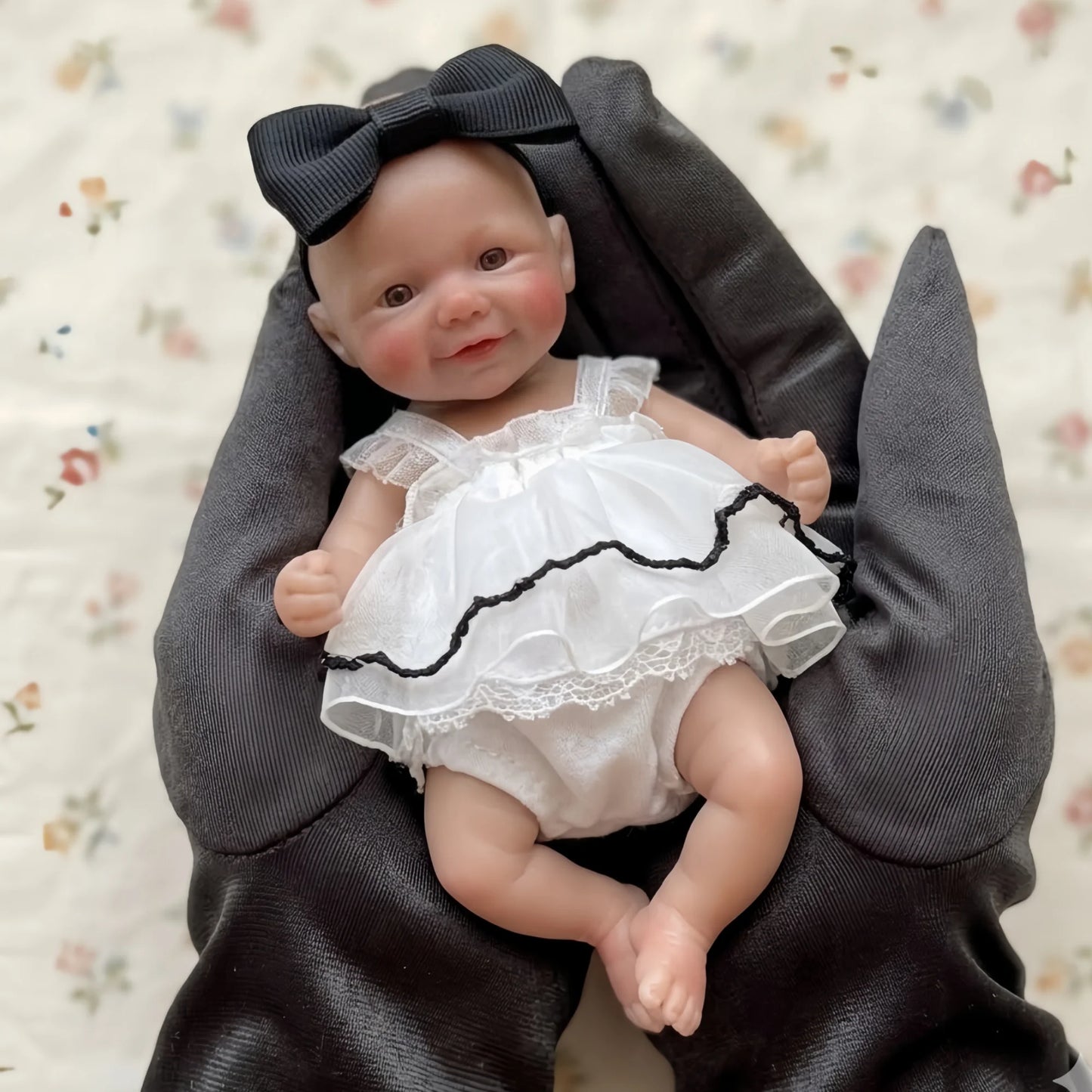 6 Inch Cuddly Mini Palm Silicone Bebe Reborn Girl & Boy Flexible Soft Touch Can Washable Lifelike Reborn Silicone Doll