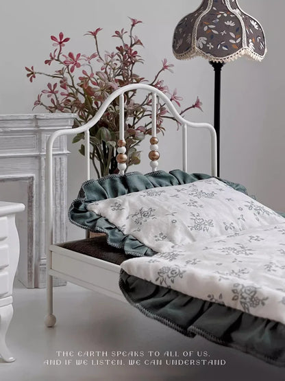 Aizulhomey 1/6 Doll House Model Furniture Accessories Metal Princess Bed with Bedding Set Bjd Ob11 Gsc Blyth Lol Miniatures Toys