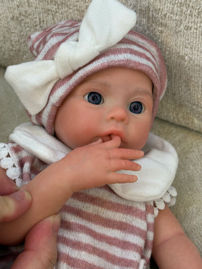 13inch Silicone Reborn Bebe Girl With 2 Sets of Outfits, Open Mouth, Waterproof, Lifelike Painted Newborn Baby Girl Toys