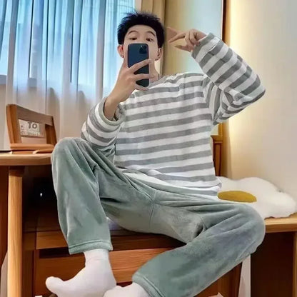 Loose Fit Coral Fleece Pajama Set for Men Winter Comfortable round Neck Plaid Design Home Clothes Youth Large Size Nightwear