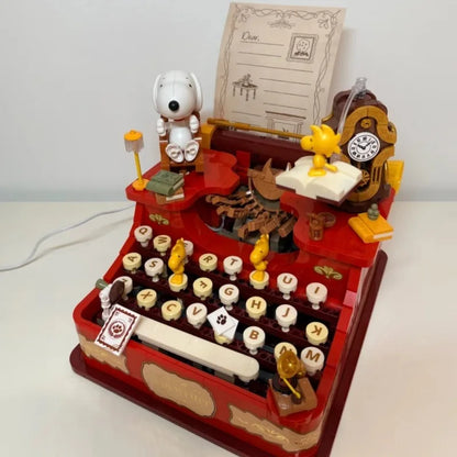 Pantasy Snoopy Series Typewriter Building Blocks Musical Mechanism Interlocking Ornament Assembly Toy Gift