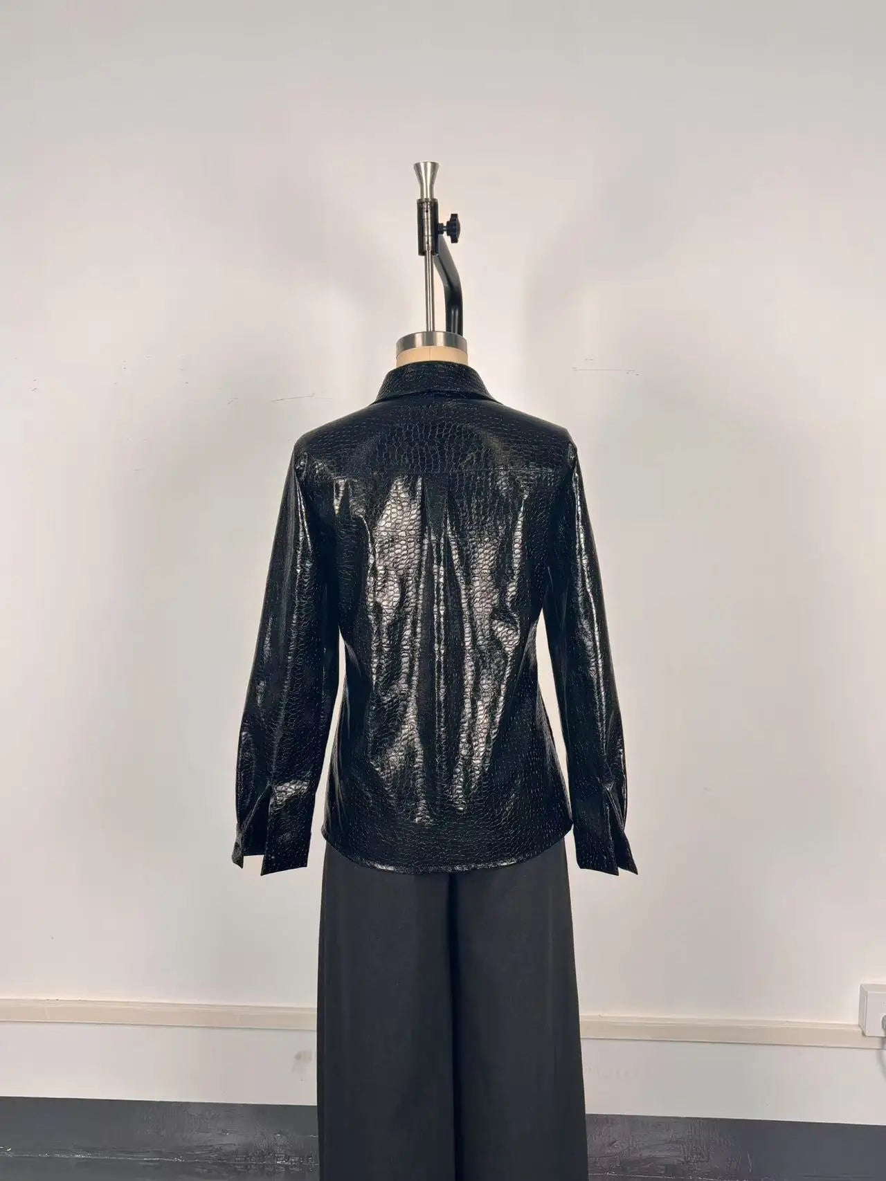 Elegant Long Sleeve PU Leather Shirt Women's Black Button up Snake Skin Pattern Fashionable Top for Autumn Winter