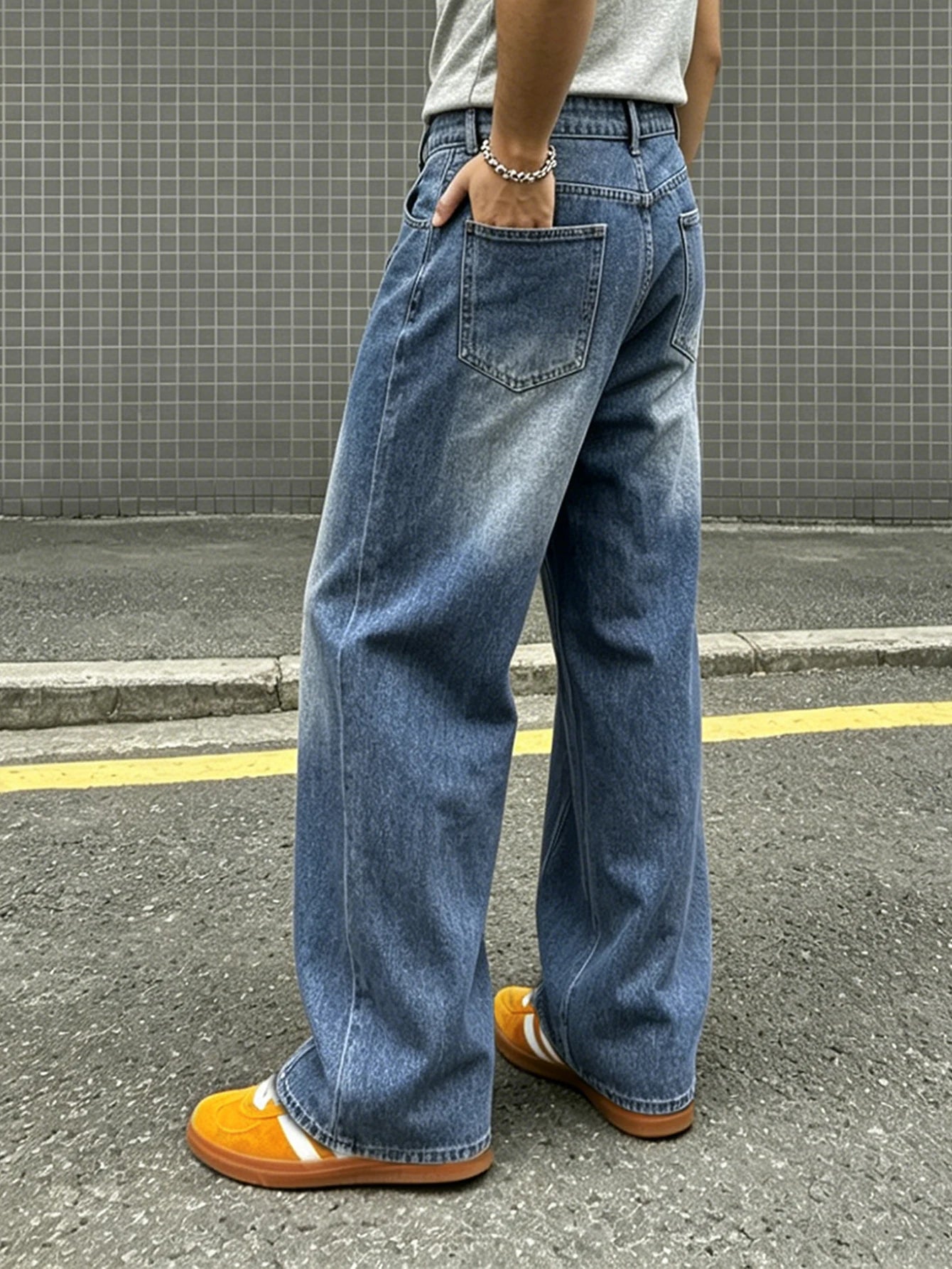 Men's vintage washed wide-leg jeans, vertical stripes, high-waist drape, floor-length trousers, outdoor casual and versatile