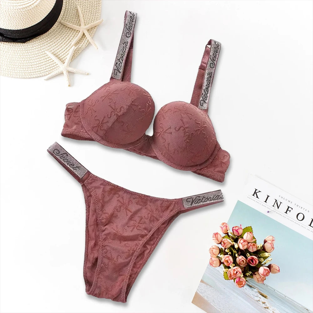 2026 New Women's Sexy Lace Bralette Bra and Panty Set Lingerie Set Heart Pattern Trim Stretchy Breathable underwear Set
