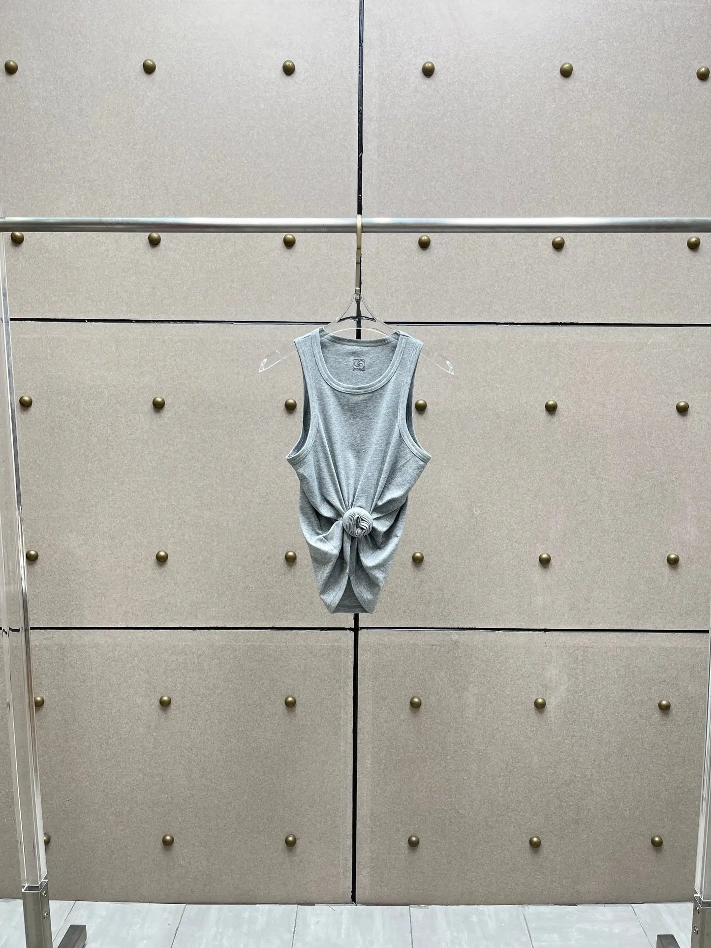 Y2K knot-twist sleeveless vest dark grey simple pleated slim fit women's top 2025 summer new model
