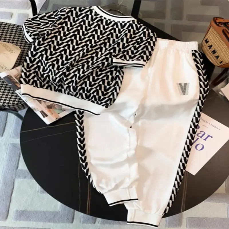 Fashion Suit Women's Summer New Item, High-end Feeling, Age Reducing Short Sleeved Casual Leg Tied Pants Two-piece Set Pant Sets
