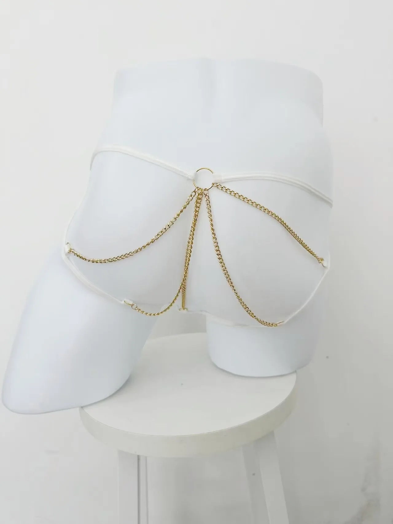 Men's sexy gold chain underwear, low-rise men's sexy thong