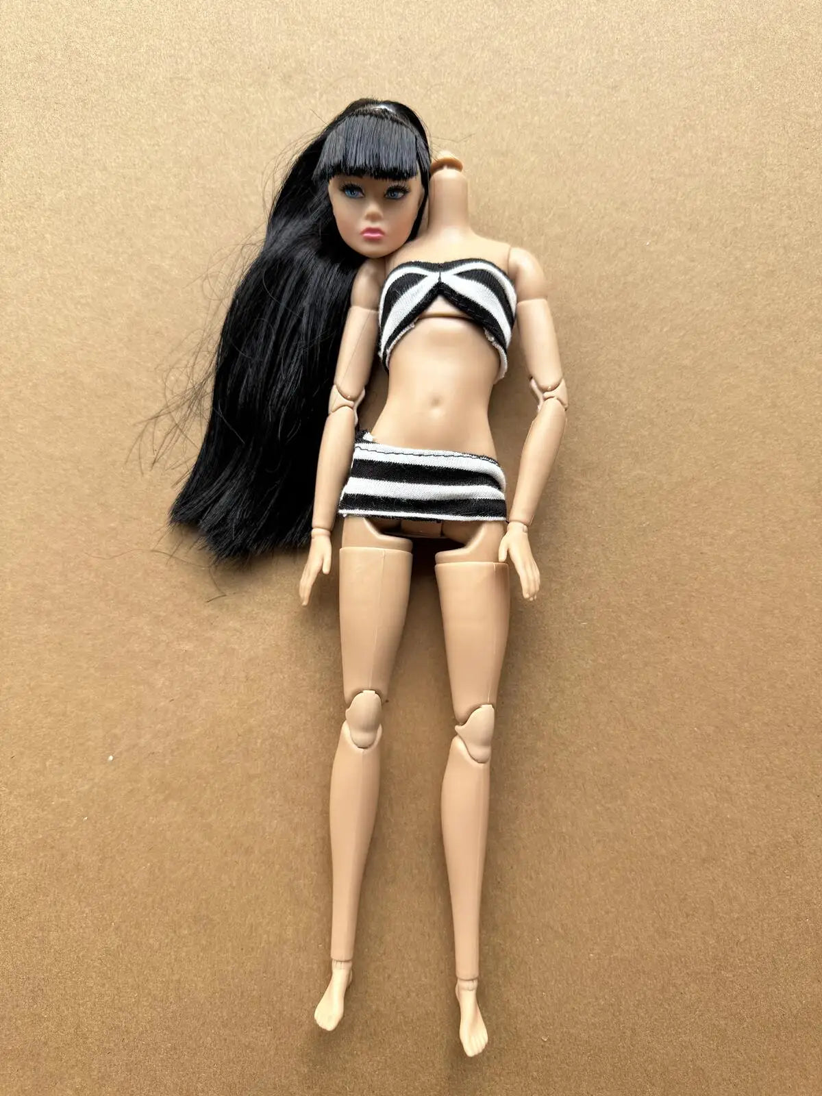 1/6 Scale Multi-jointed Fashion Doll Heads with Bangs Pony Tail Super White Beige Dark Brown Skin Tone PP Doll Figures for Colle