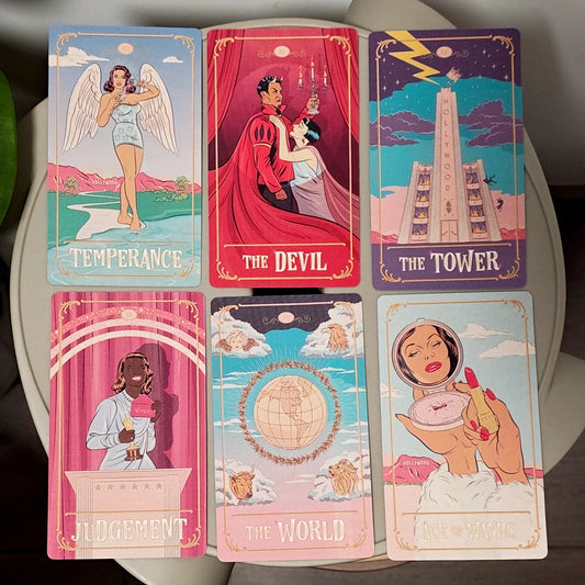 Tinseltown Tarot 12*7cm in Rigid Box Pink Vintage Hollywood Inspired Deck 78 Illustrated Cards