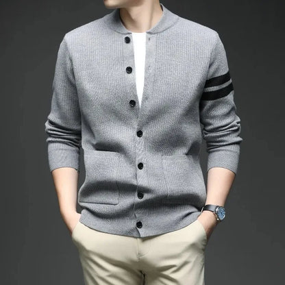 Men's Autumn and Winter 2026 New Casual Cardigan Coat, High-end Sweater Jacket, Color-blocking Advanced Sweater.