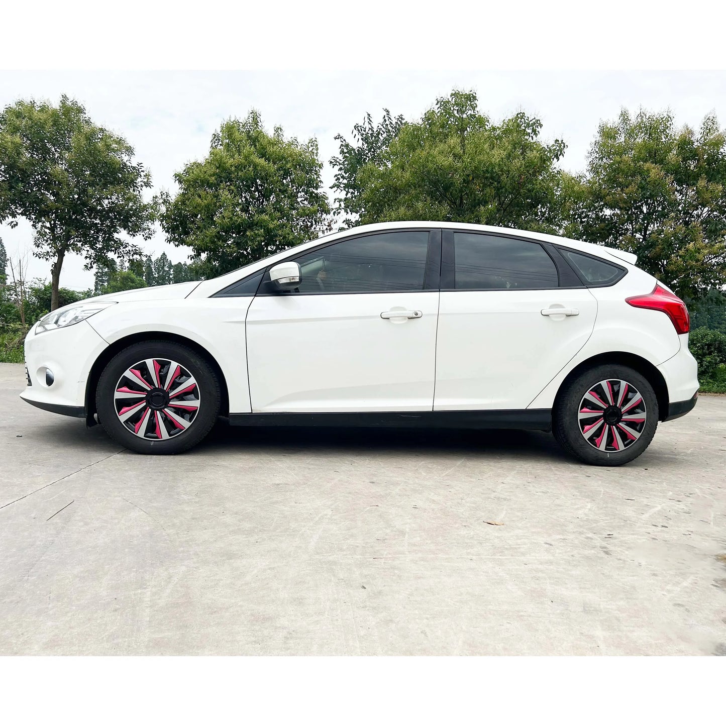 4pcs Hubcaps suitable for cars with 14-inch iron wheels, made of PP plastic can be used to decorate the appearance of car wheels