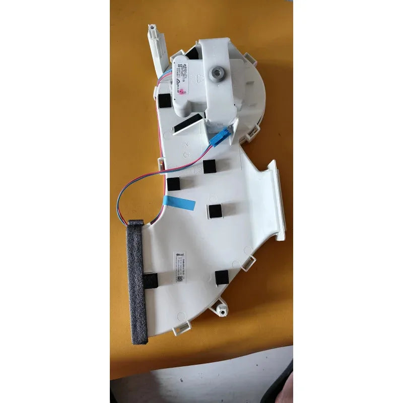 Suitable for Siemens Refrigerator 9V Fan Freezer Motor 9000573911