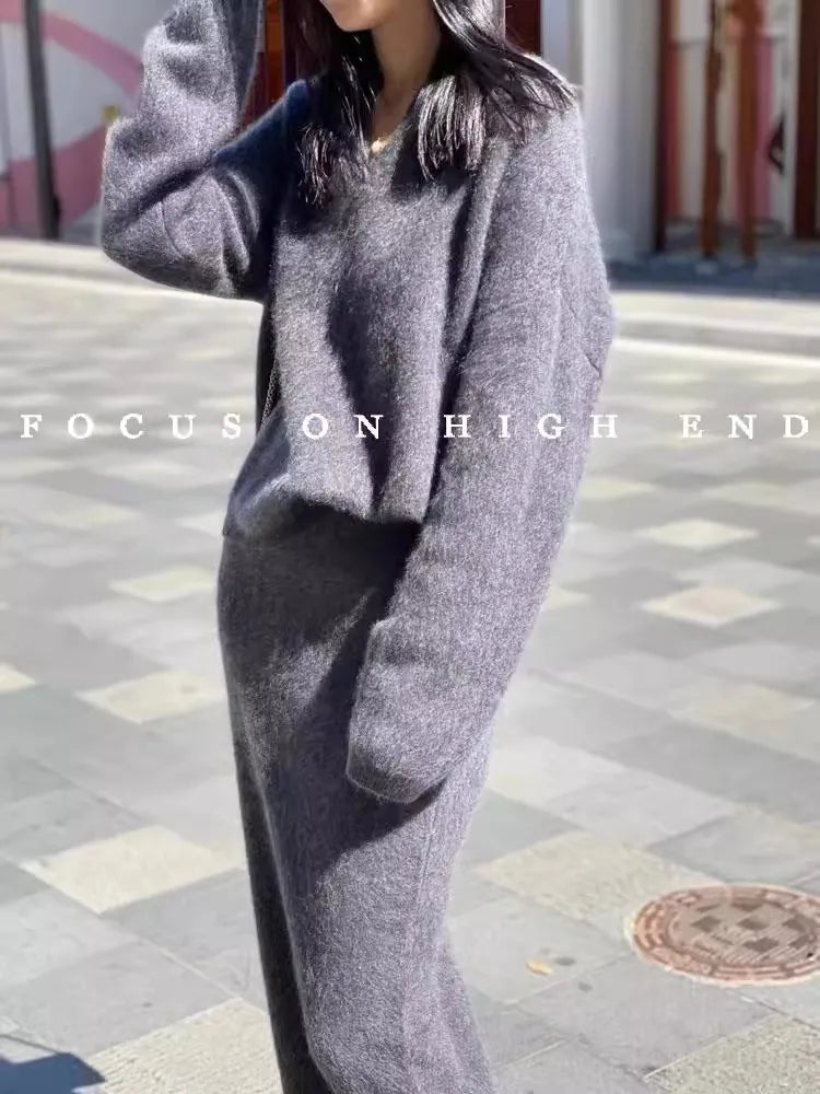 100% cashmere suit a solid-color POLO collar loose sweater and a mid-length skirt a two-piece set