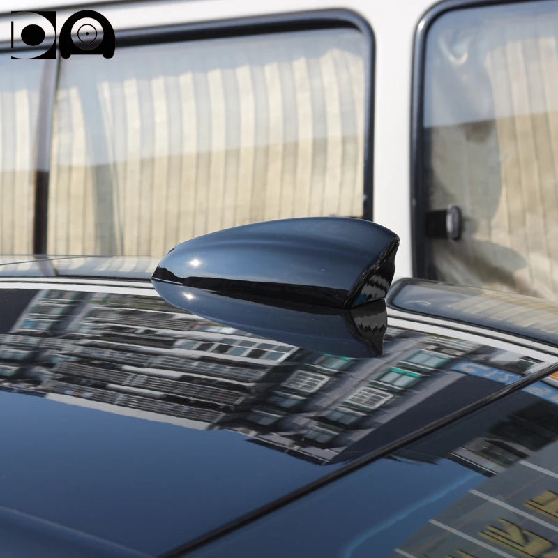 Universal Super Shark Fin Antenna Special Auto Car Radio Aerials FM AM Piano Paint Stronger Signal Suitable for Renault Captur