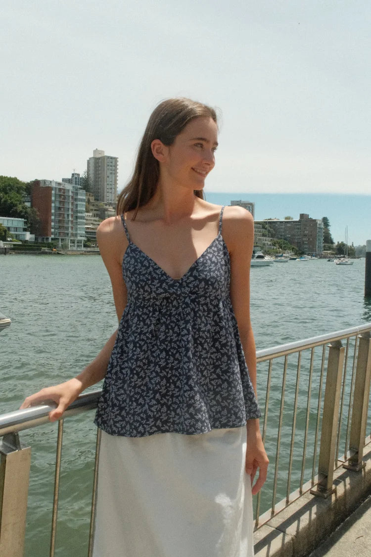 Brandy Melville Pure Cotton Three-Button Base Layer Vest Sweet Style V-Neck Sleeveless Tank Top for Women Spring Summer