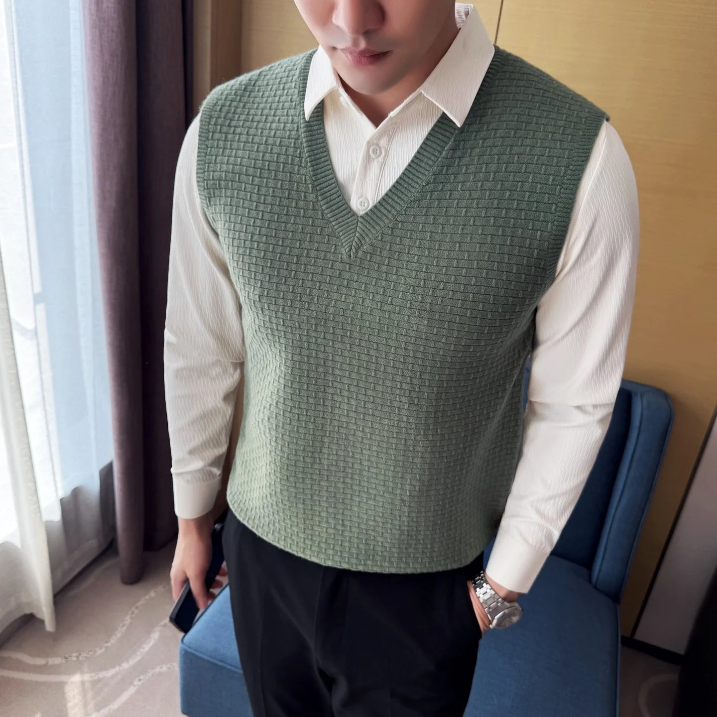 Autumn and Winter Men's V - Neck Knitted  Vest Business Casual Men's Daily Commute Knit Sweater
