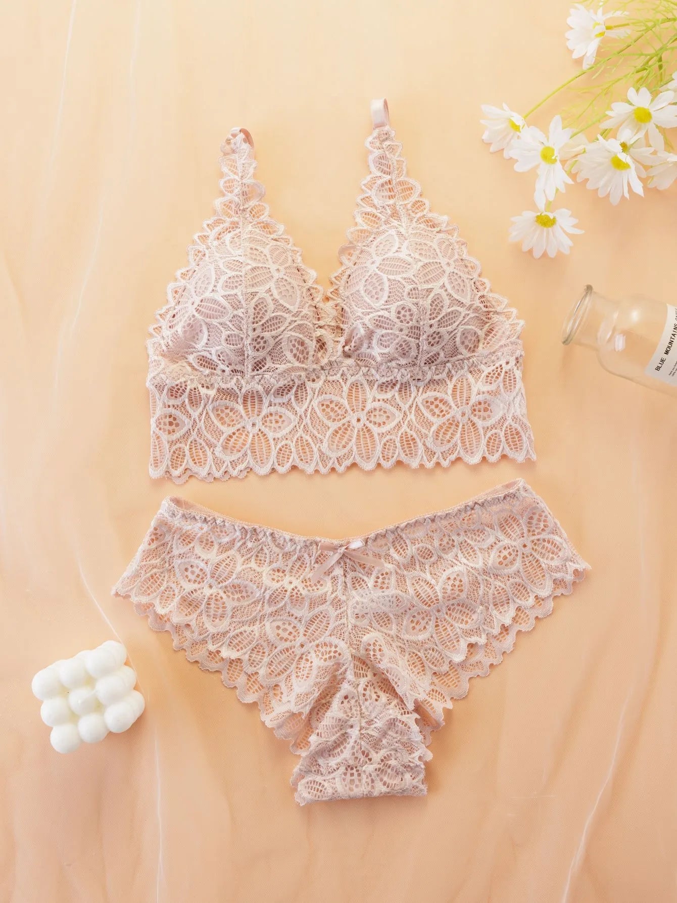 Women's Simple Contrast Lace Wireless Bra Bow Panty Set Adjustable Spaghetti Strap Bralette Knicker Wireless Bras Summer Clothes